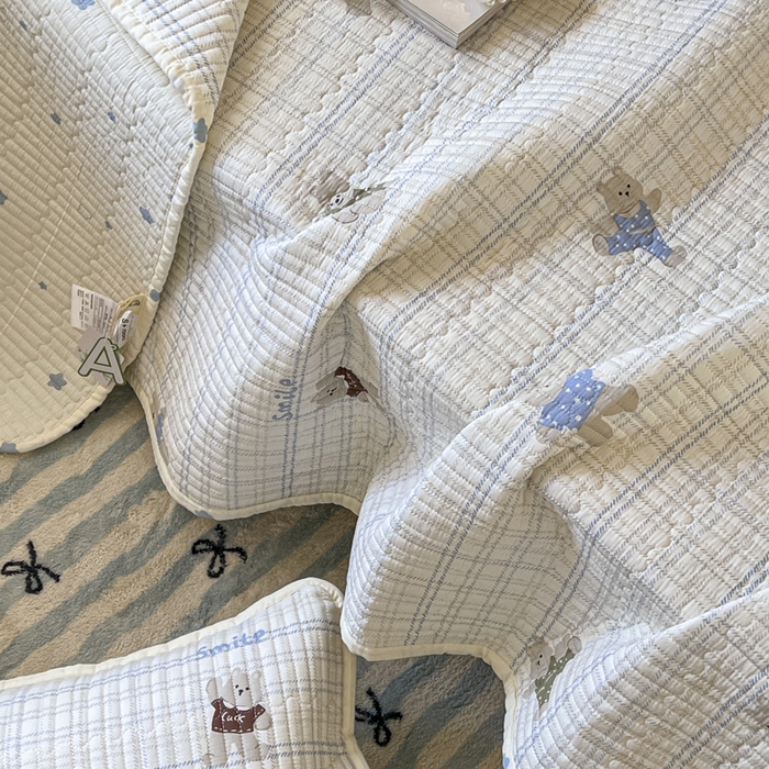 91家纺网 家纺一手货源 找家纺 舒居家纺 2025新款学生高温酵素砂洗双面全棉纯棉床盖 比利小熊