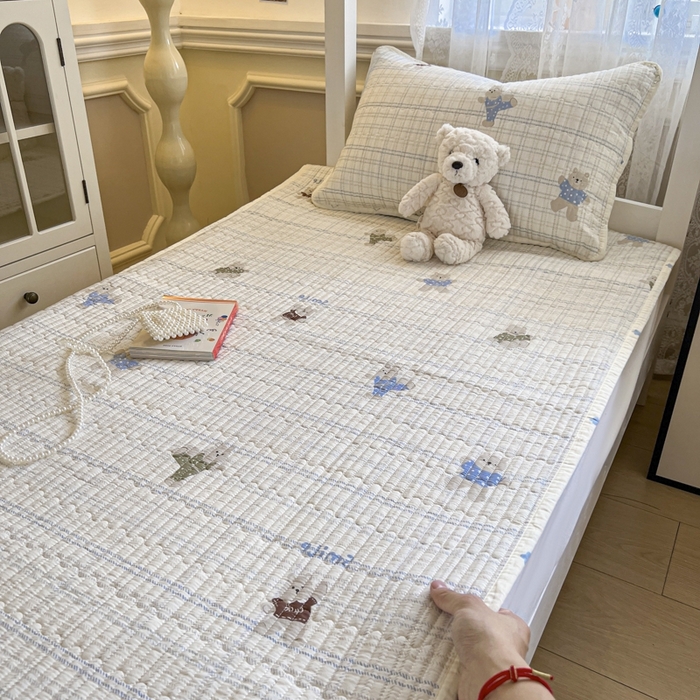 91家纺网 家纺一手货源 找家纺 舒居家纺 2025新款学生高温酵素砂洗双面全棉纯棉床盖 比利小熊