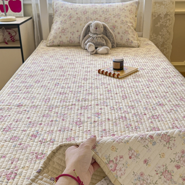 91家纺网 家纺一手货源 找家纺 舒居家纺 2025新款学生高温酵素砂洗双面全棉纯棉床盖 洛林--粉