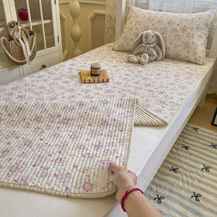 91家纺网 家纺一手货源 找家纺 舒居家纺 2025新款学生高温酵素砂洗双面全棉纯棉床盖 洛林--粉