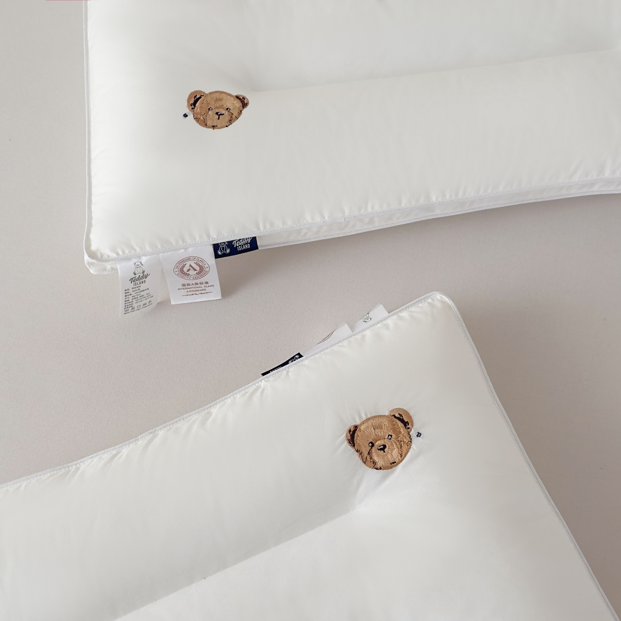 91家纺网 家纺一手货源 找家纺 泰迪爱兰Teddy  2026新款全棉立体压边款3D 大片羽丝绒 枕芯 中枕  750g