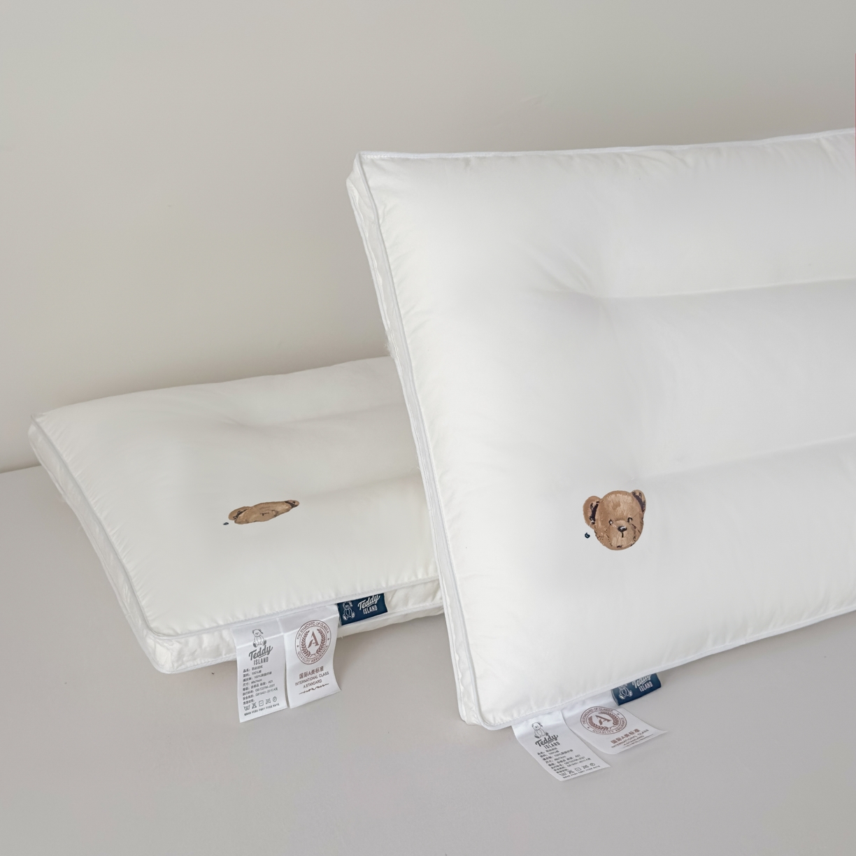 91家纺网 家纺一手货源 找家纺 泰迪爱兰Teddy  2026新款全棉立体压边款3D 大片羽丝绒 枕芯 中枕  750g