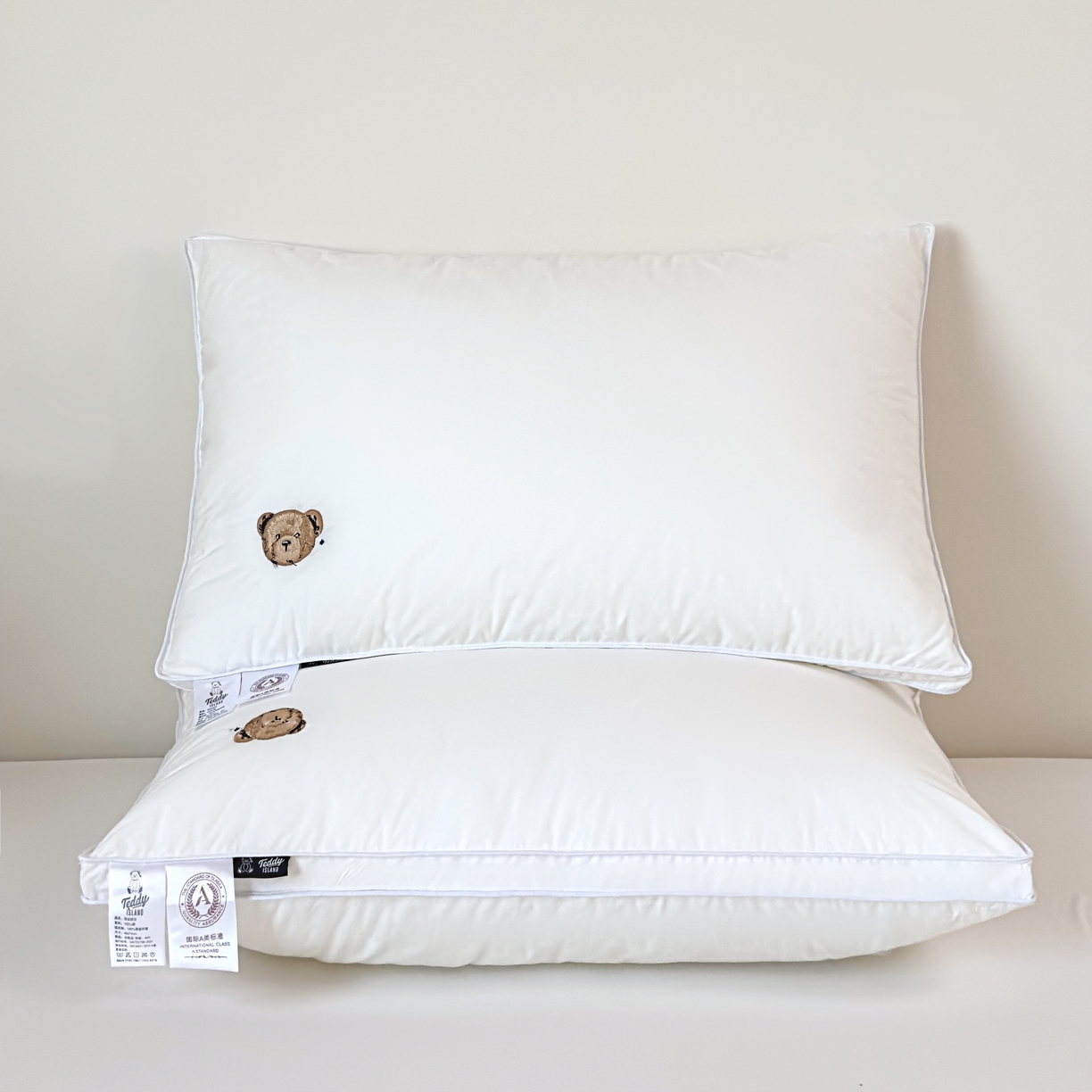 91家纺网 家纺一手货源 找家纺 泰迪爱兰Teddy  2026新款全棉立体压边款3D 大片羽丝绒 枕芯 高枕  850g