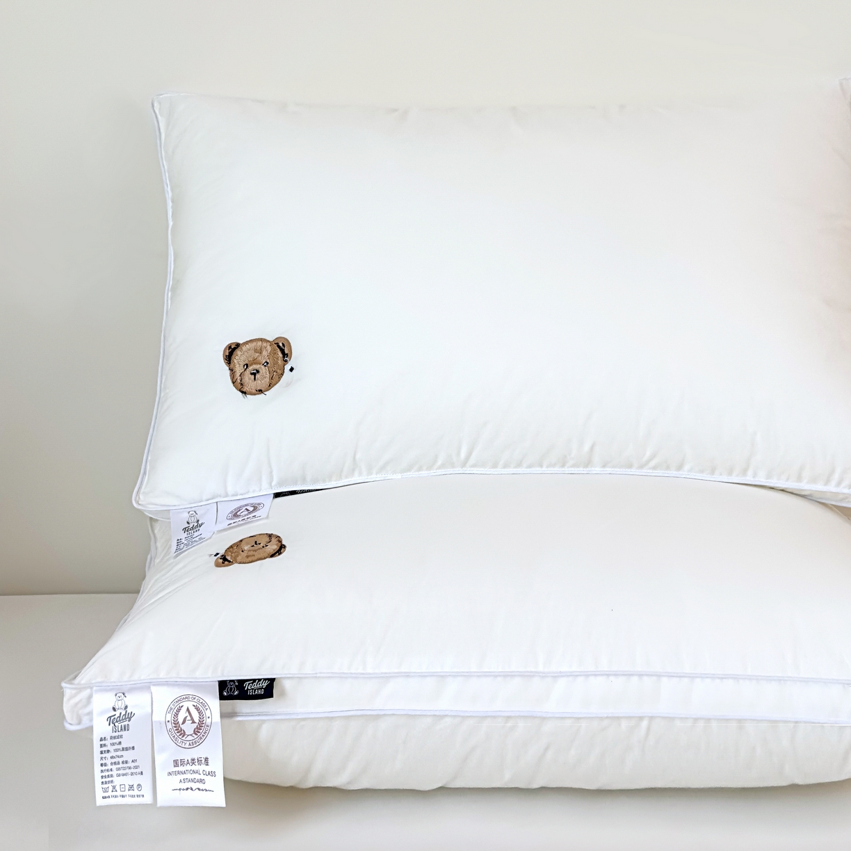 91家纺网 家纺一手货源 找家纺 泰迪爱兰Teddy  2026新款全棉立体压边款3D 大片羽丝绒 枕芯 高枕  850g