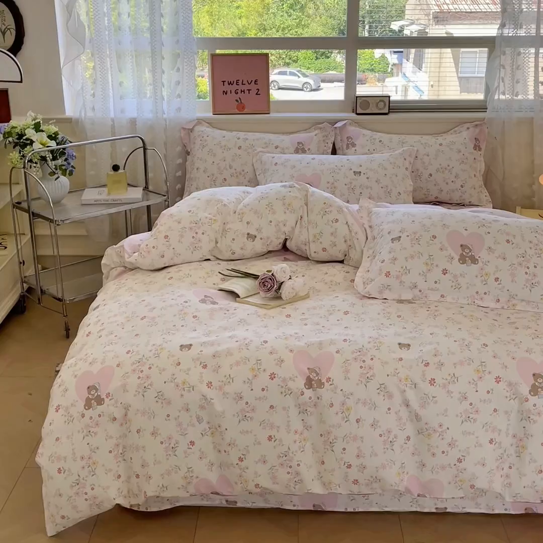 91家纺网 家纺一手货源 找家纺 花梦欣 2025新款全棉印花单品系列-单被套 旧书折痕粉