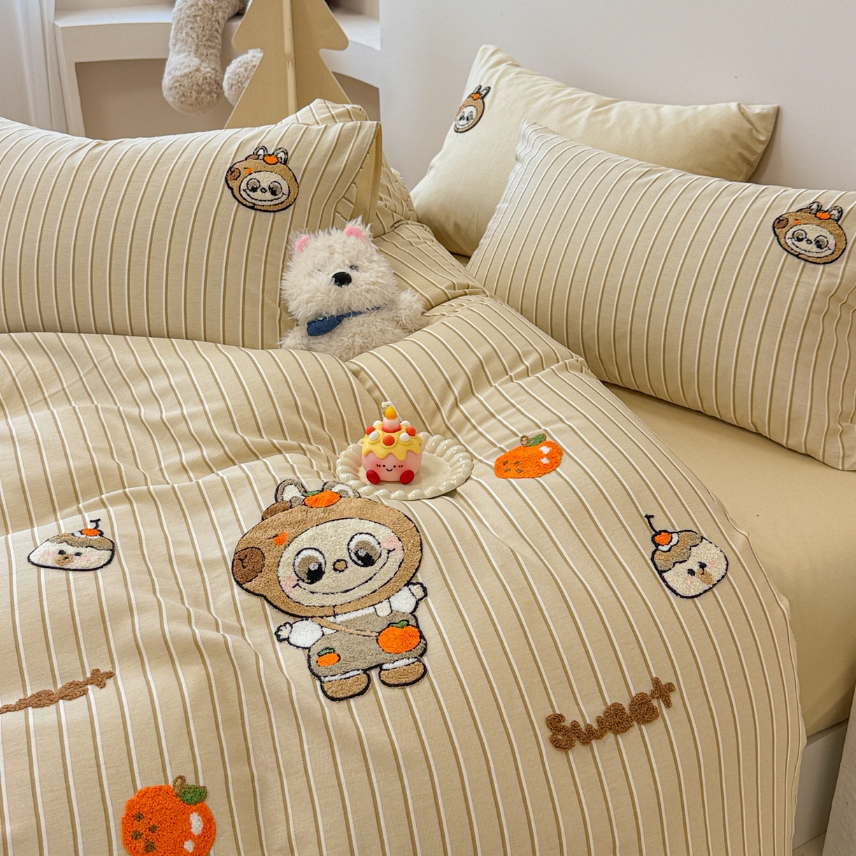 91家纺网 家纺一手货源 找家纺 呗旺鹿 2025新款全棉大眼娃娃毛巾绣四件套 卡皮巴拉大眼娃娃