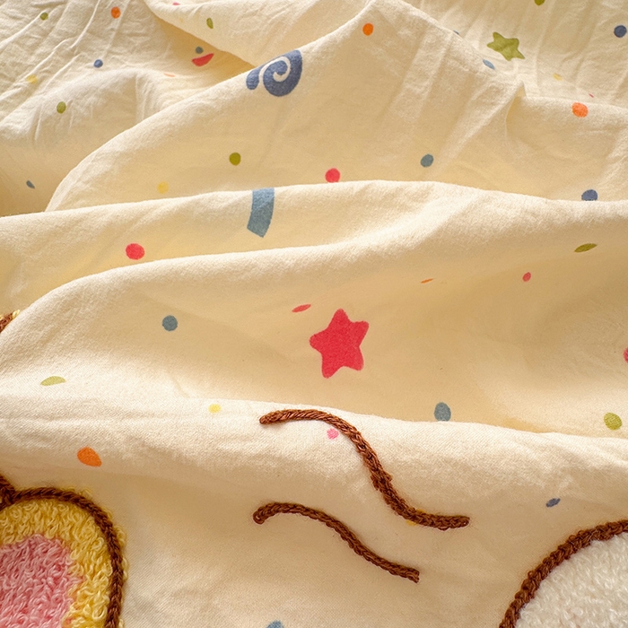 91家纺网 家纺一手货源 找家纺 罗亿家纺 2025新款110g高克重云朵棉直播热款毛巾绣四件套 夏日小熊