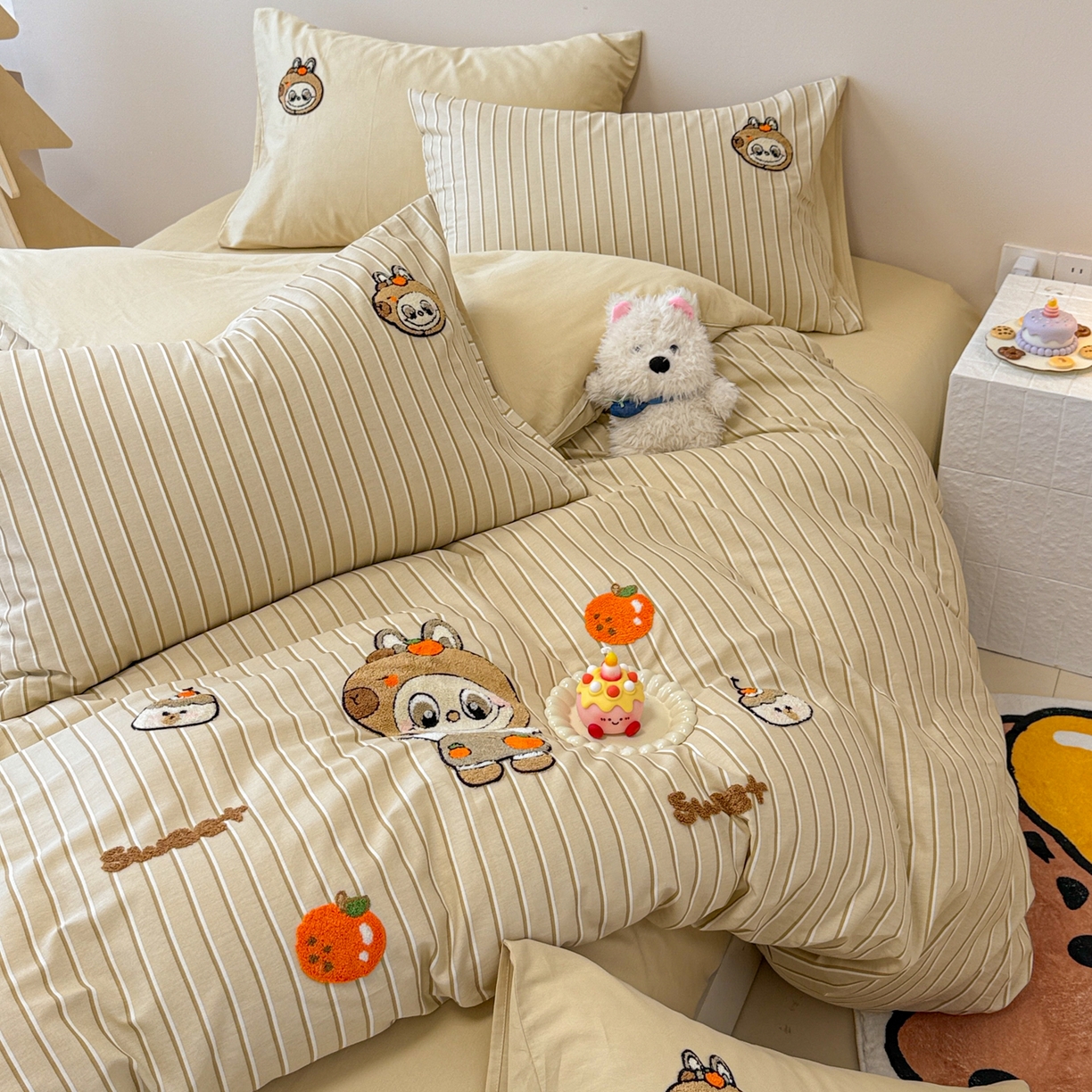 91家纺网 家纺一手货源 找家纺 呗旺鹿 2025新款全棉大眼娃娃毛巾绣四件套 卡皮巴拉大眼娃娃