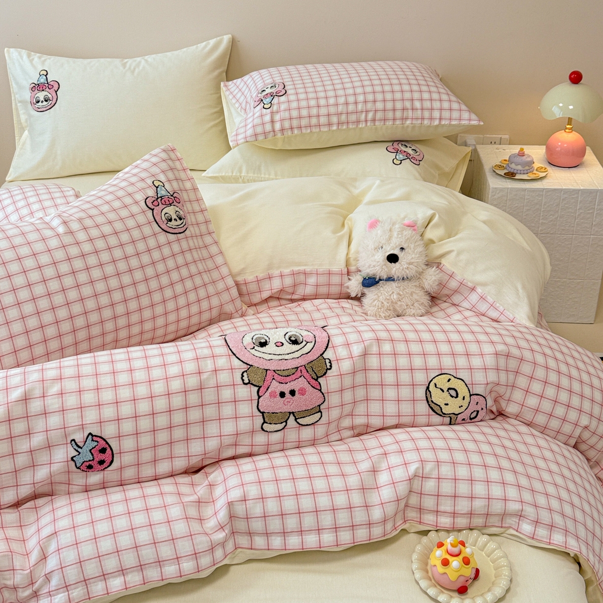 91家纺网 家纺一手货源 找家纺 （总）呗旺鹿 2025新款全棉大眼娃娃毛巾绣四件套