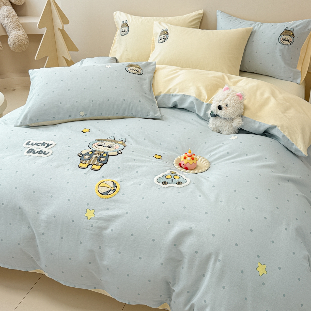 91家纺网 家纺一手货源 找家纺 呗旺鹿 2025新款全棉大眼娃娃毛巾绣四件套 小汽车大眼娃娃