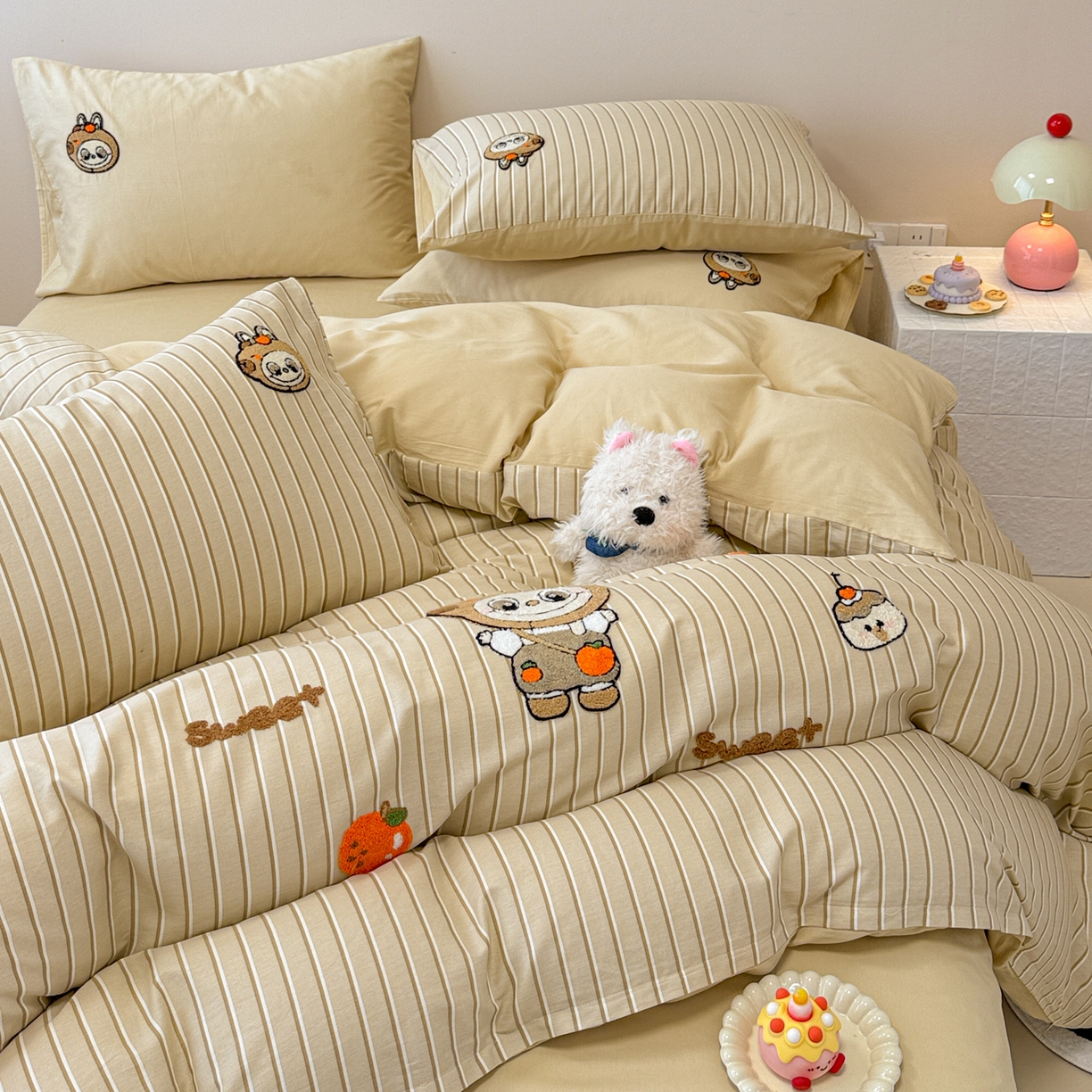 91家纺网 家纺一手货源 找家纺 呗旺鹿 2025新款全棉大眼娃娃毛巾绣四件套 卡皮巴拉大眼娃娃