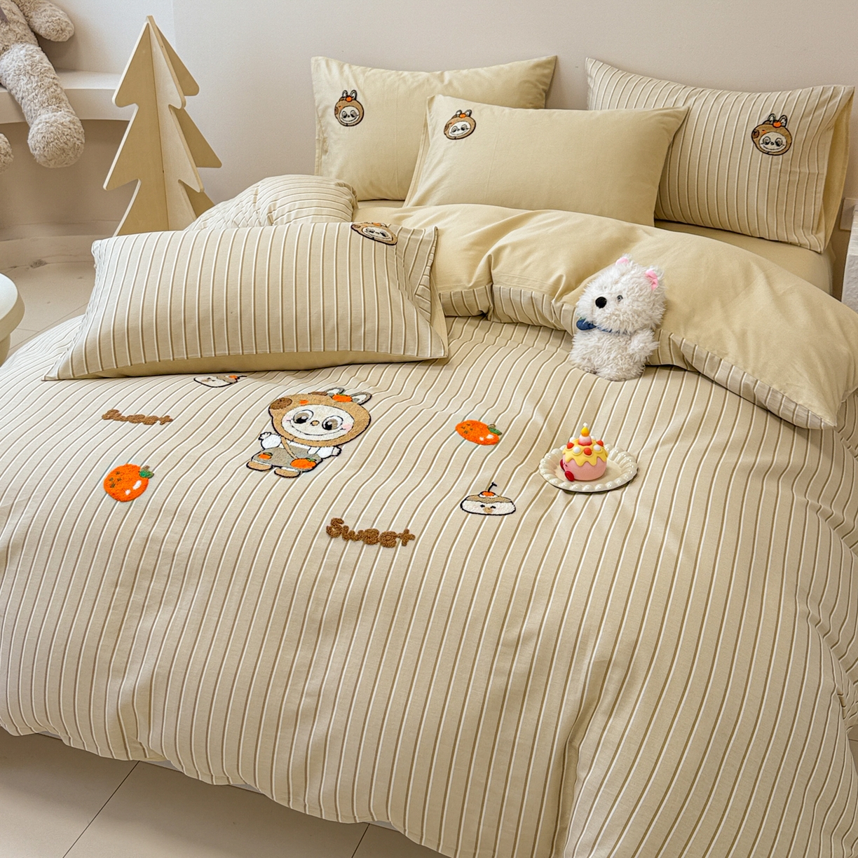 91家纺网 家纺一手货源 找家纺 呗旺鹿 2025新款全棉大眼娃娃毛巾绣四件套 卡皮巴拉大眼娃娃