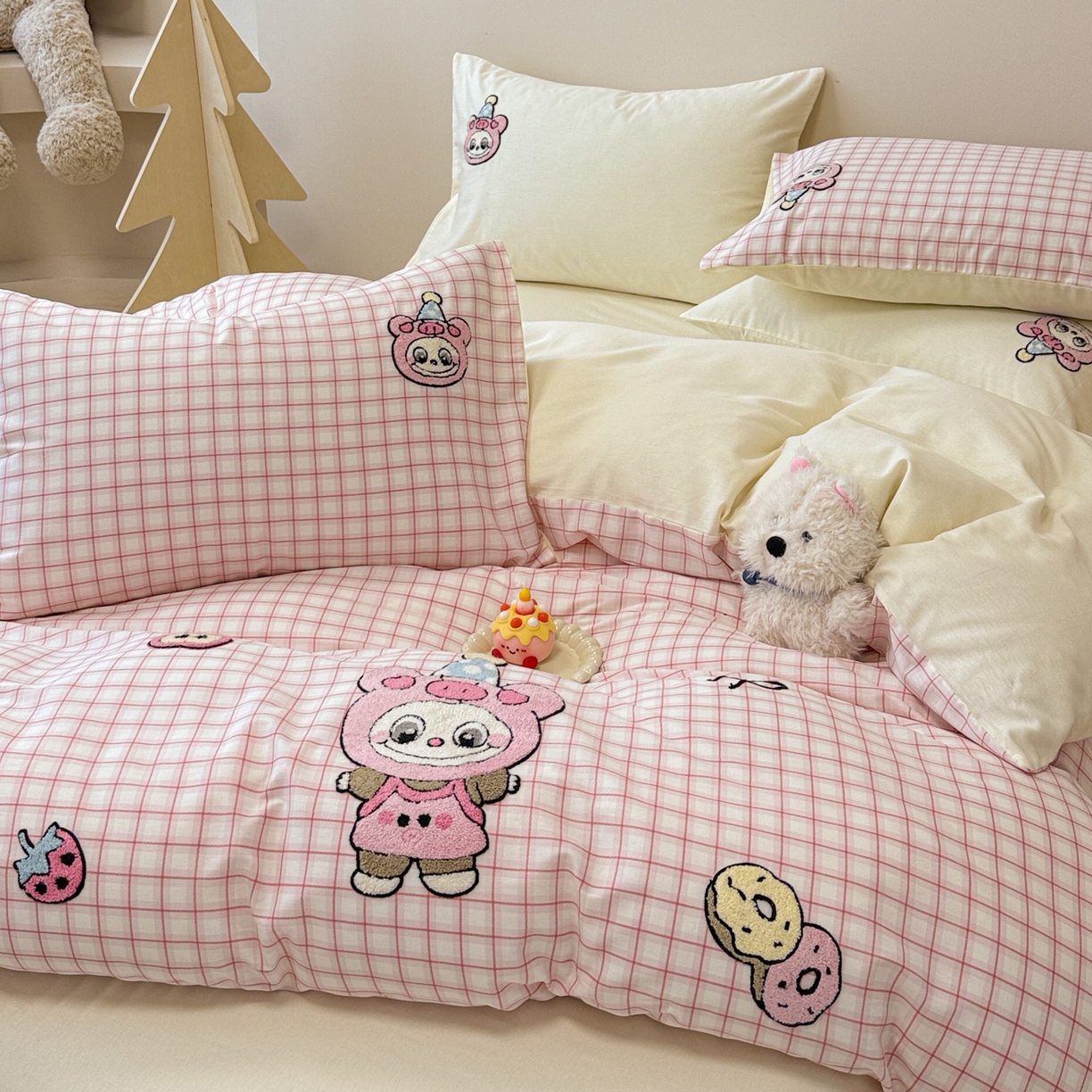 91家纺网 家纺一手货源 找家纺 （总）呗旺鹿 2025新款全棉大眼娃娃毛巾绣四件套