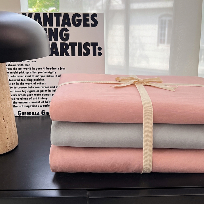 91家纺网 家纺一手货源 找家纺 思诺羽床笠 2025新款水洗棉四件套 柔雾粉灰