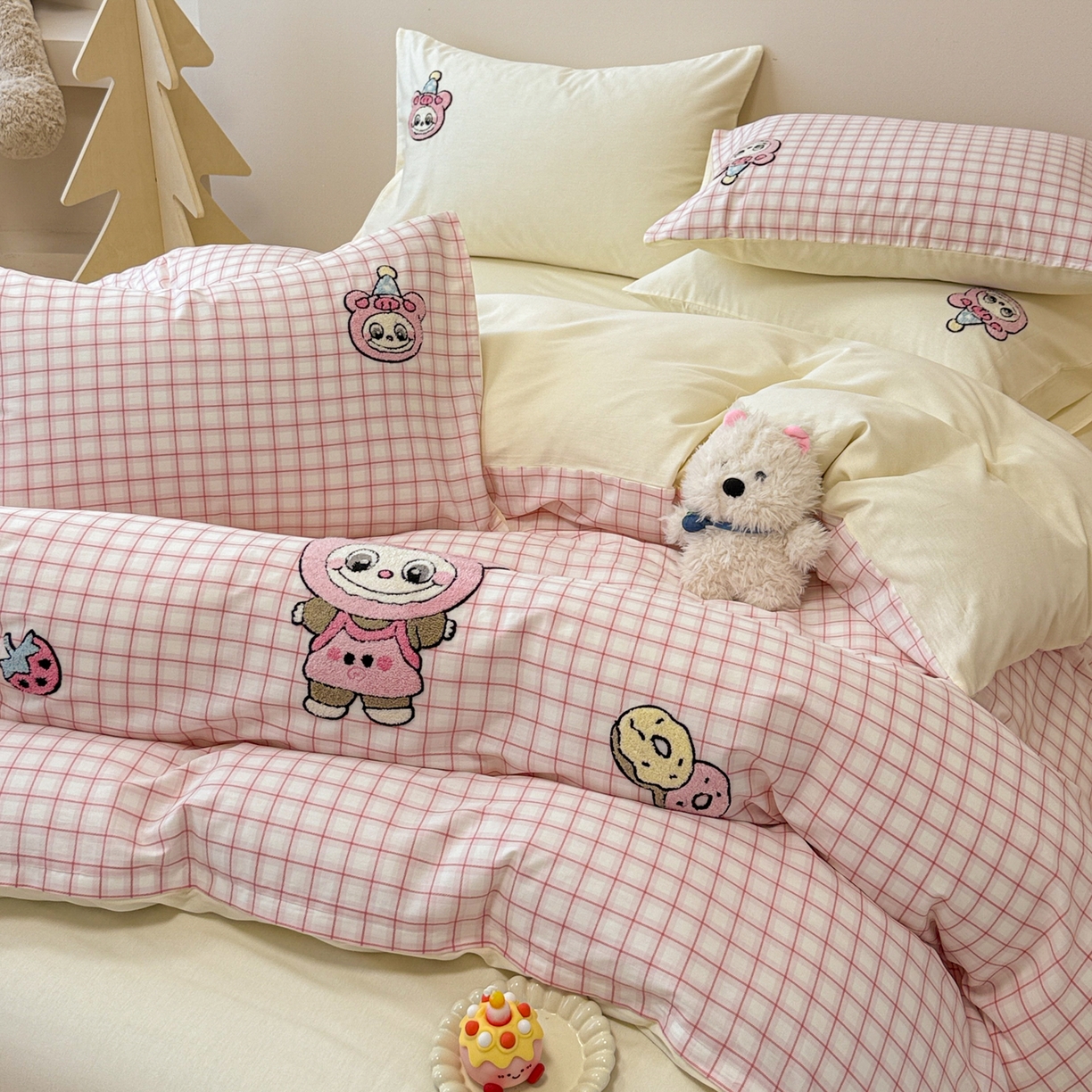 91家纺网 家纺一手货源 找家纺 （总）呗旺鹿 2025新款全棉大眼娃娃毛巾绣四件套