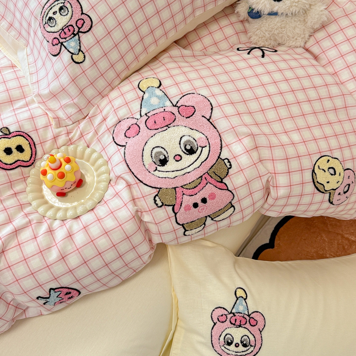 91家纺网 家纺一手货源 找家纺 （总）呗旺鹿 2025新款全棉大眼娃娃毛巾绣四件套