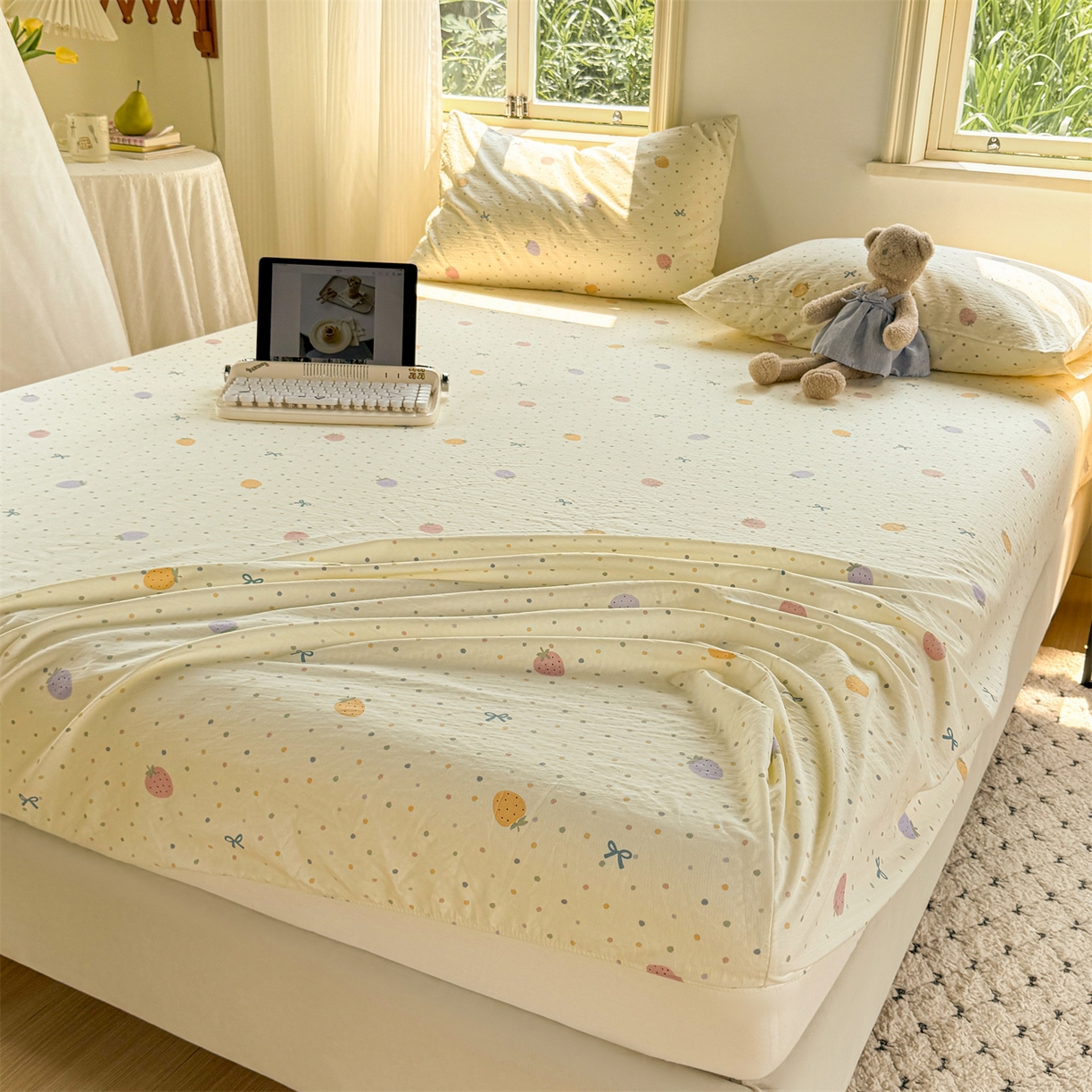 91家纺网 家纺一手货源 找家纺 多品家纺 2025新款超柔云感双层纱水洗棉单品床笠 五彩草莓