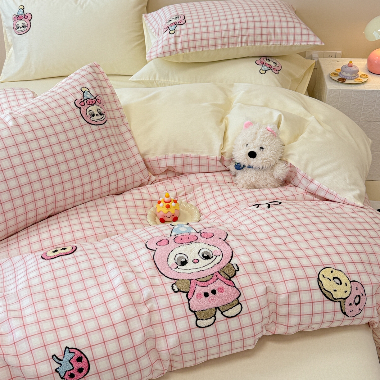 91家纺网 家纺一手货源 找家纺 （总）呗旺鹿 2025新款全棉大眼娃娃毛巾绣四件套