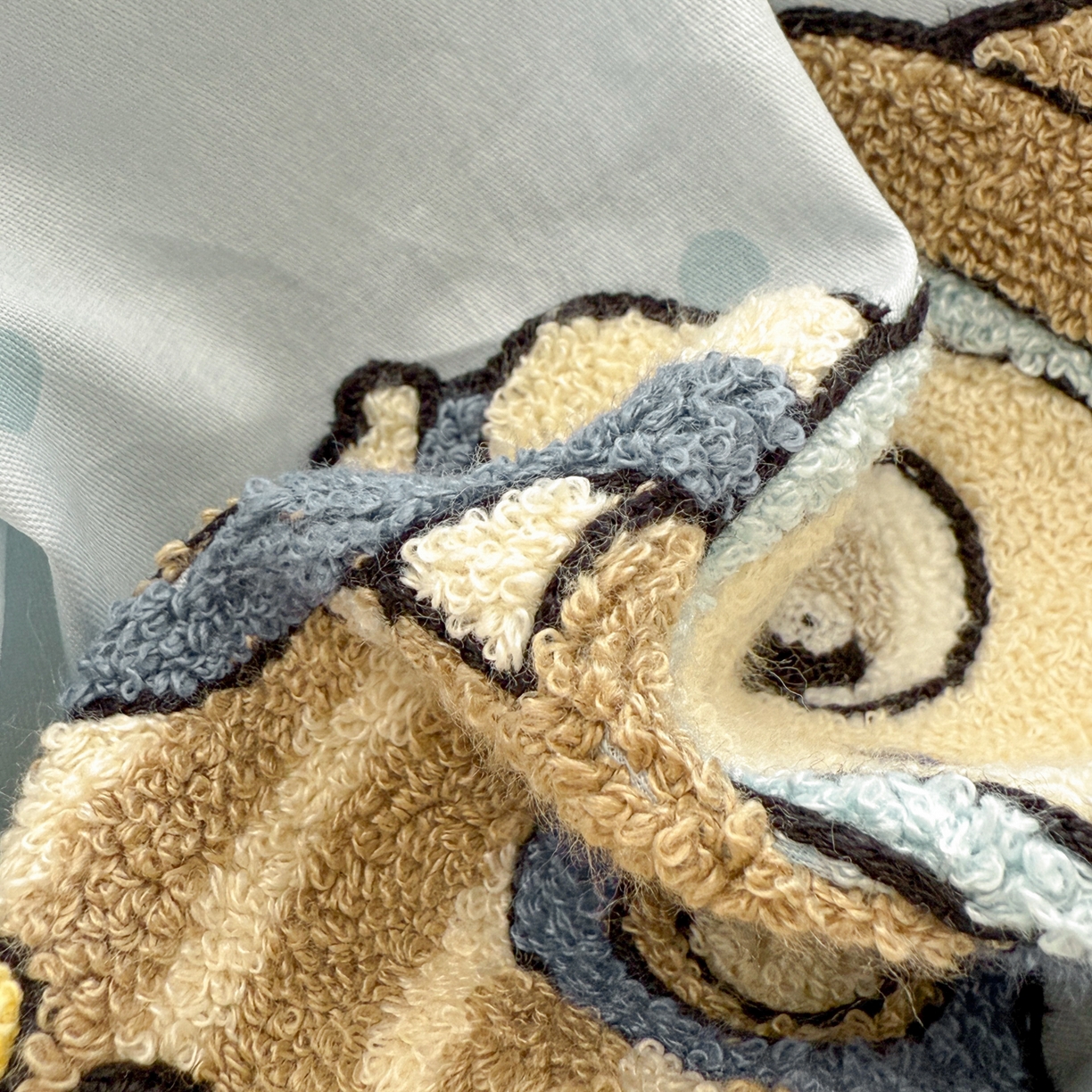 91家纺网 家纺一手货源 找家纺 呗旺鹿 2025新款全棉大眼娃娃毛巾绣四件套 小汽车大眼娃娃