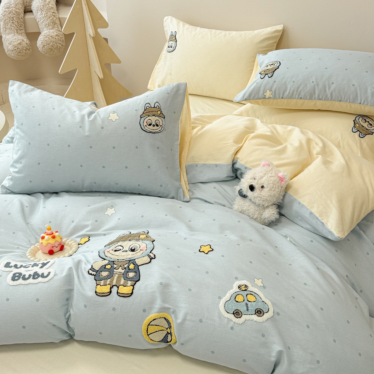 91家纺网 家纺一手货源 找家纺 呗旺鹿 2025新款全棉大眼娃娃毛巾绣四件套 小汽车大眼娃娃