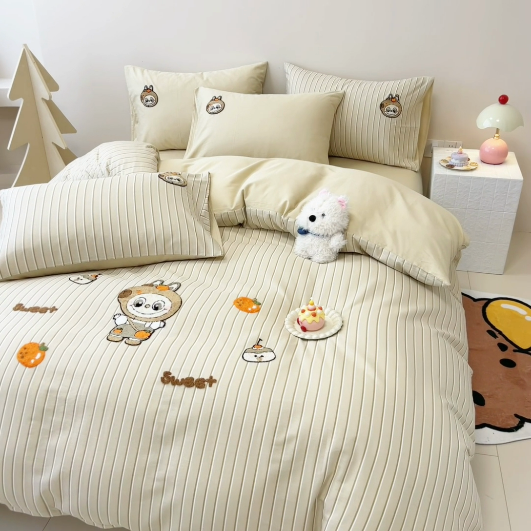 91家纺网 家纺一手货源 找家纺 呗旺鹿 2025新款全棉大眼娃娃毛巾绣四件套 卡皮巴拉大眼娃娃