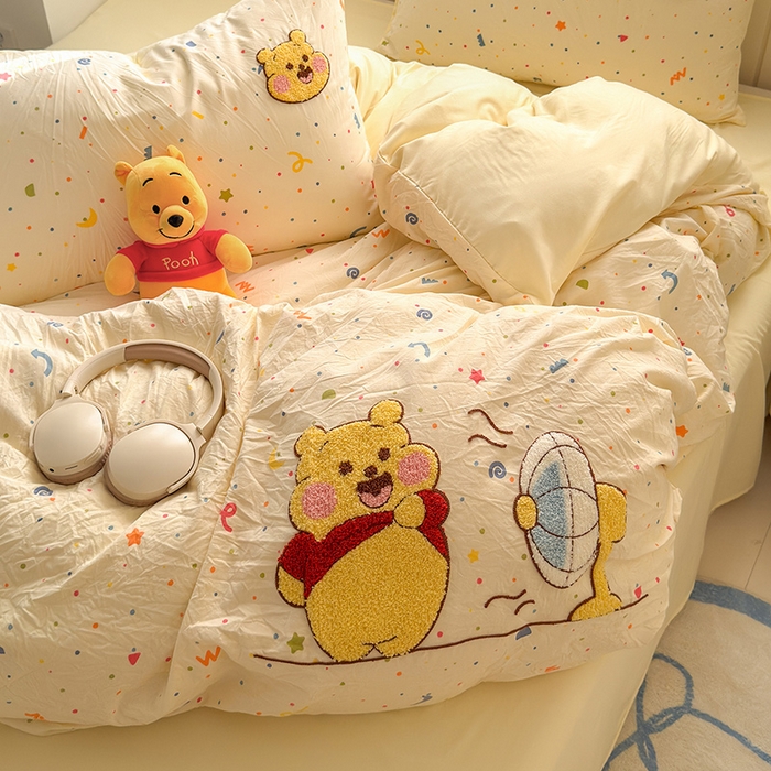 91家纺网 家纺一手货源 找家纺 罗亿家纺 2025新款110g高克重云朵棉直播热款毛巾绣四件套 夏日小熊