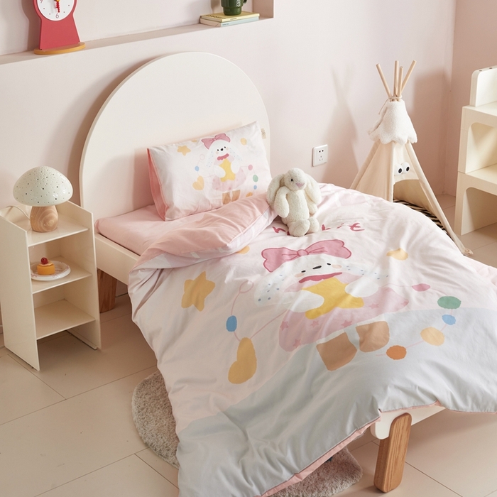 91家纺网 家纺一手货源 找家纺 （总）荷马之梦 2025新款乐园系列-A类全棉40s数码印花原创大版卡通儿童幼儿园套件