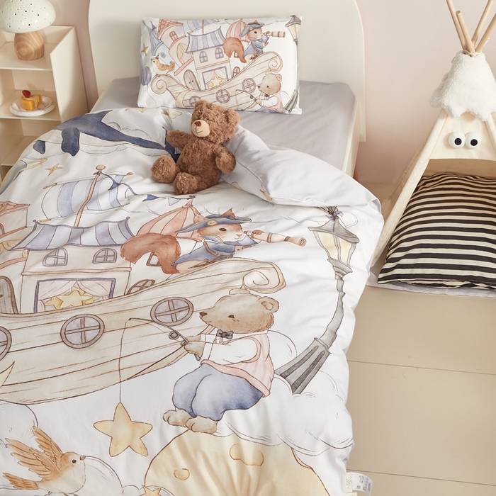 91家纺网 家纺一手货源 找家纺 荷马之梦 2025新款梦境系列—全棉40s数码印花原创手绘大版定位儿童幼儿园套件 云端国度