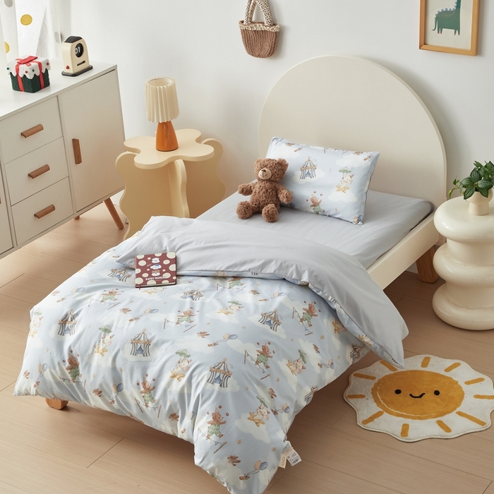 91家纺网 家纺一手货源 找家纺 荷马之梦 2025新款梦境系列—全棉40s数码印花原创手绘小版儿童幼儿园套件 游园会