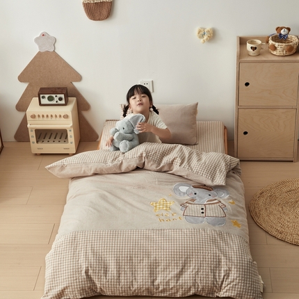 荷马之梦 2025新款学院系列—A类32s水洗棉贴布绣原创卡通拼接儿童幼儿园套件 星星小象