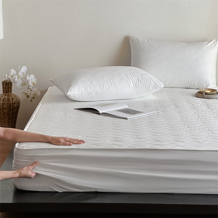 91家纺网 家纺一手货源 找家纺 三味舒屋 2025新款防水全棉夹棉绗缝防水隔尿床笠-安缦 安缦白