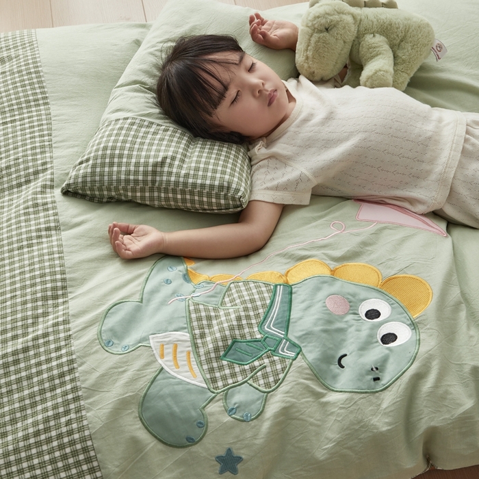 91家纺网 家纺一手货源 找家纺 （总）荷马之梦 2025新款学院系列—A类32s水洗棉贴布绣原创卡通拼接儿童幼儿园套件