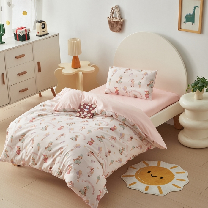 91家纺网 家纺一手货源 找家纺 荷马之梦 2025新款梦境系列—全棉40s数码印花原创手绘小版儿童幼儿园套件 糖果女孩