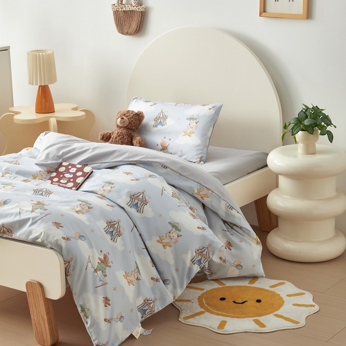 91家纺网 家纺一手货源 找家纺 荷马之梦 2025新款梦境系列—全棉40s数码印花原创手绘小版儿童幼儿园套件 游园会