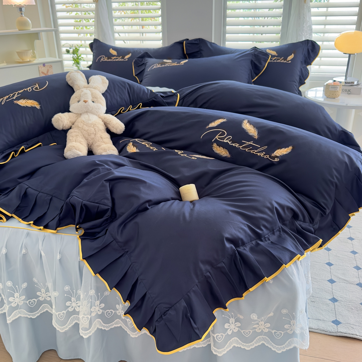 91家纺网 家纺一手货源 找家纺 柔享家（原芷澜家纺） 2025新款水洗棉磨毛系列四件套-恩格斯 藏蓝+天际蓝