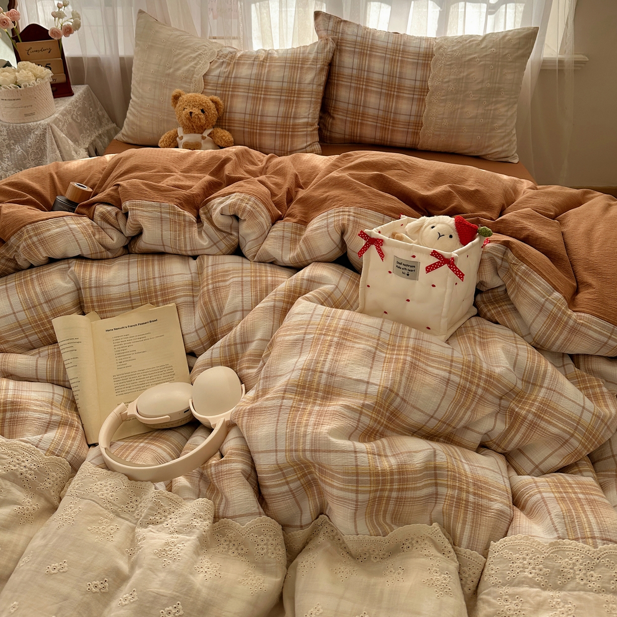 91家纺网 家纺一手货源 找家纺 顾里家纺 2025新款韩系ins复古蕾丝格纹套件四件套 安吉小姐