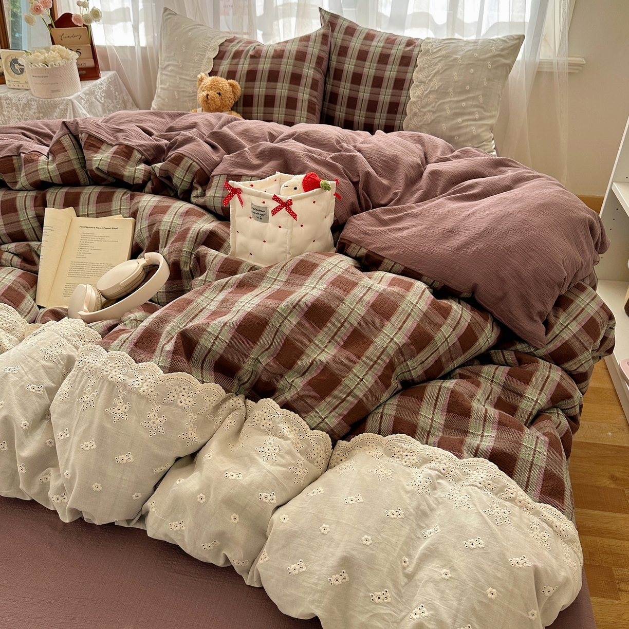 91家纺网 家纺一手货源 找家纺 顾里家纺 2025新款韩系ins复古蕾丝格纹套件四件套 星河漫野