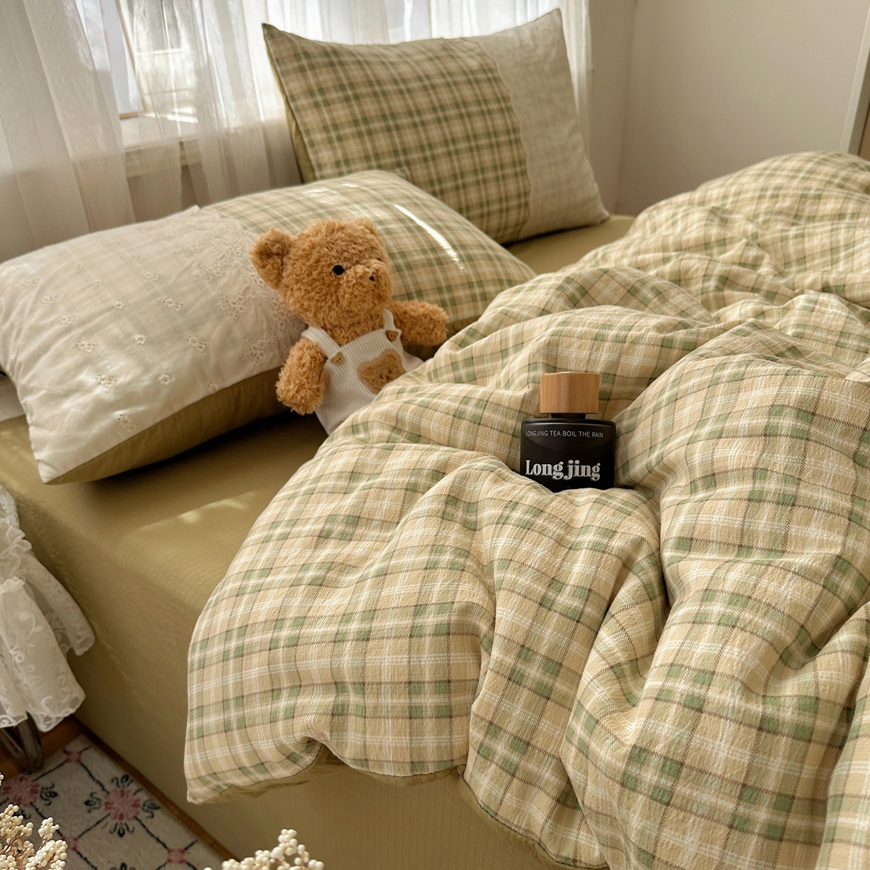 91家纺网 家纺一手货源 找家纺 顾里家纺 2025新款韩系ins复古蕾丝格纹套件四件套 浅草奶盖