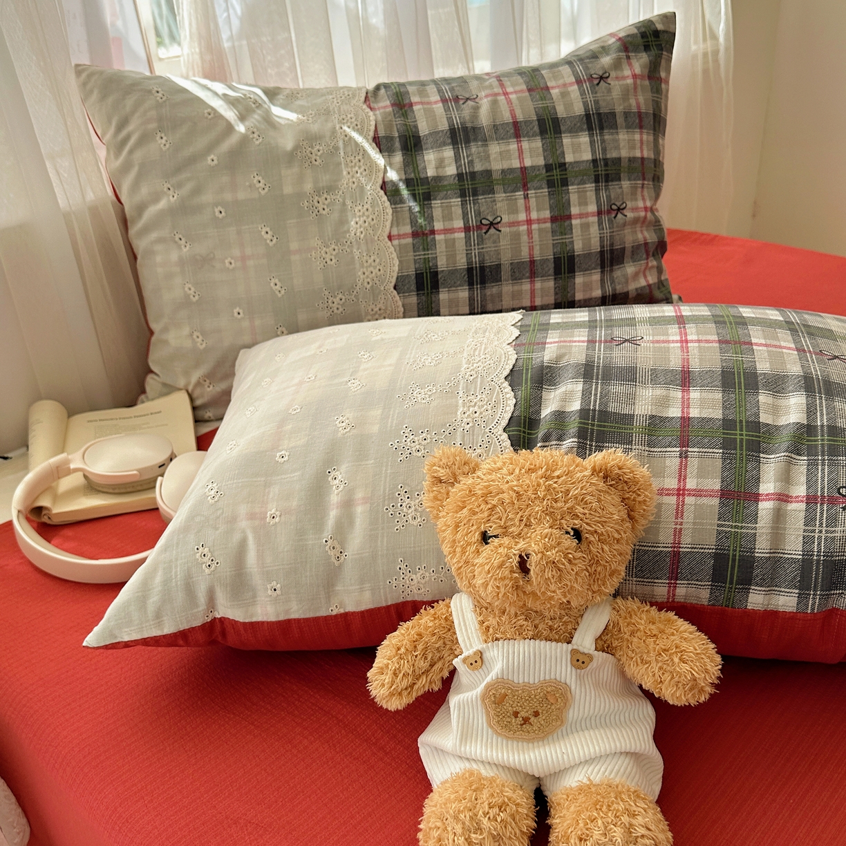 91家纺网 家纺一手货源 找家纺 顾里家纺 2025新款韩系ins复古蕾丝格纹套件四件套 红莓糖霜