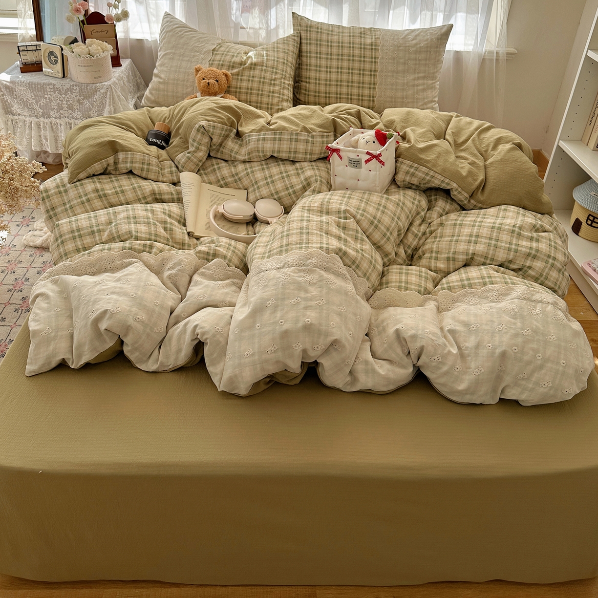 91家纺网 家纺一手货源 找家纺 顾里家纺 2025新款韩系ins复古蕾丝格纹套件四件套 浅草奶盖