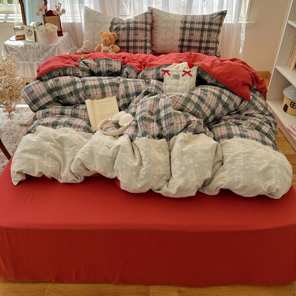 91家纺网 家纺一手货源 找家纺 顾里家纺 2025新款韩系ins复古蕾丝格纹套件四件套 红莓糖霜