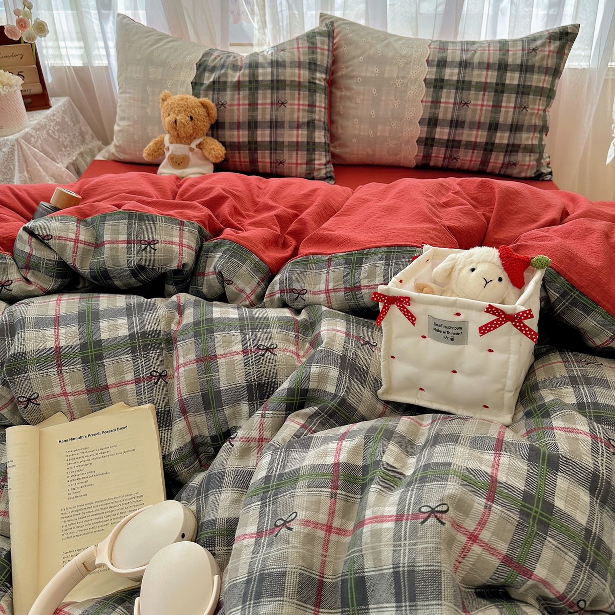 91家纺网 家纺一手货源 找家纺 顾里家纺 2025新款韩系ins复古蕾丝格纹套件四件套 红莓糖霜