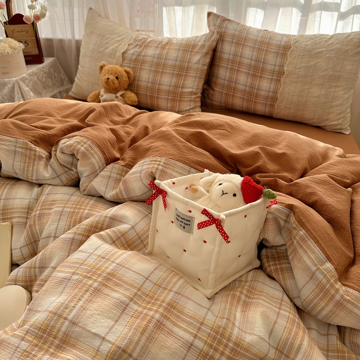 91家纺网 家纺一手货源 找家纺 顾里家纺 2025新款韩系ins复古蕾丝格纹套件四件套 安吉小姐