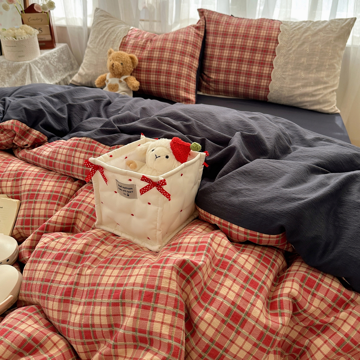 91家纺网 家纺一手货源 找家纺 顾里家纺 2025新款韩系ins复古蕾丝格纹套件四件套 爱岛少女