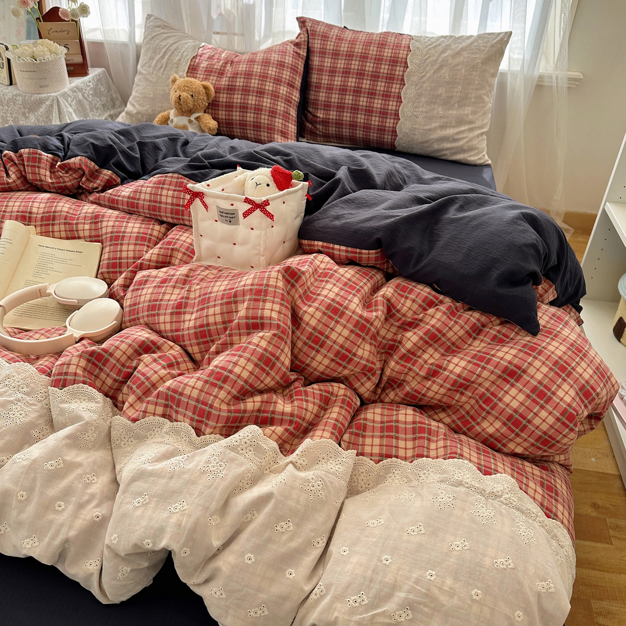 91家纺网 家纺一手货源 找家纺 顾里家纺 2025新款韩系ins复古蕾丝格纹套件四件套 爱岛少女