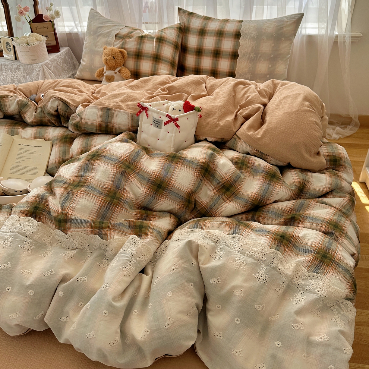 91家纺网 家纺一手货源 找家纺 顾里家纺 2025新款韩系ins复古蕾丝格纹套件四件套 梅果松饼