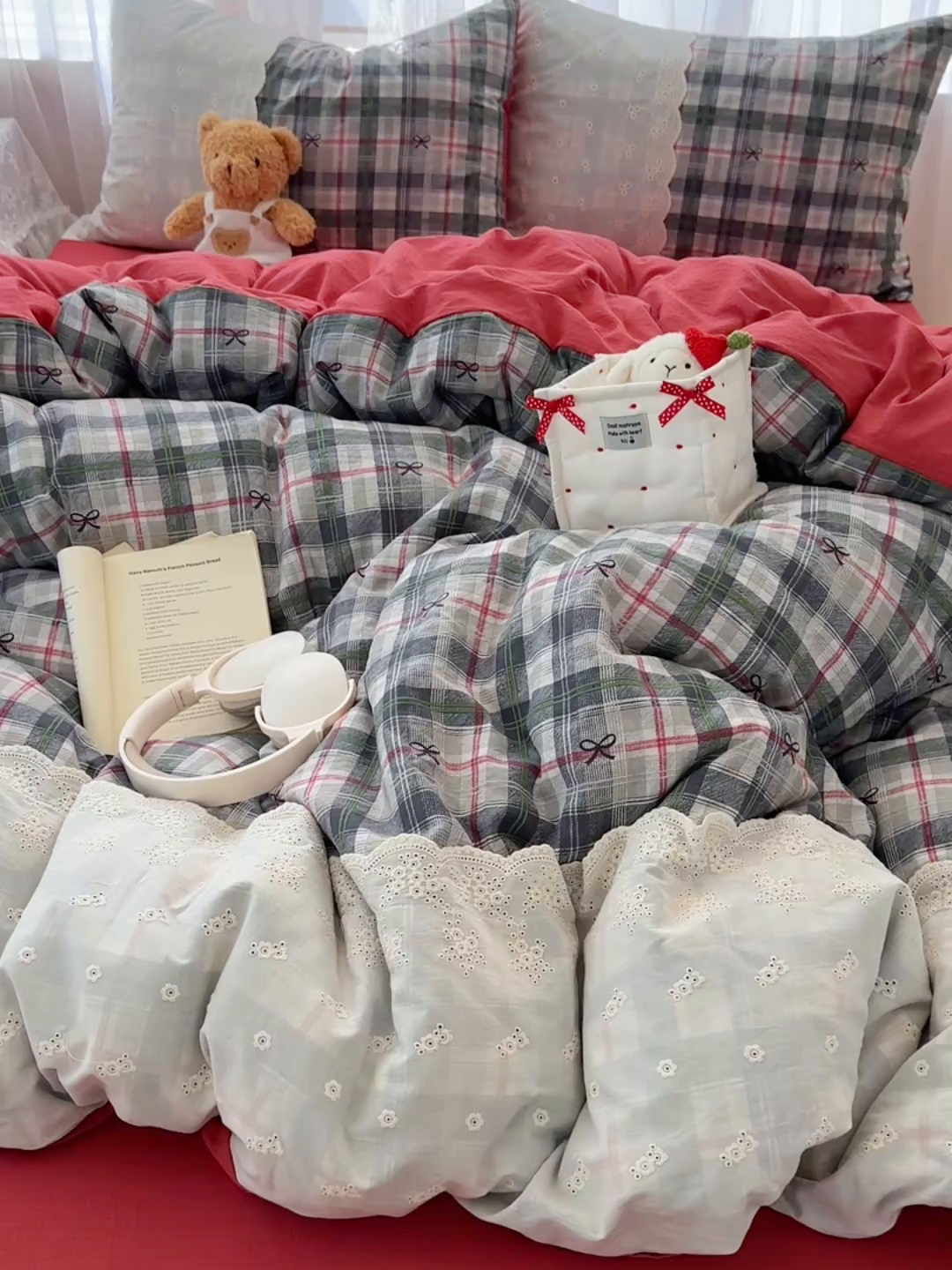 91家纺网 家纺一手货源 找家纺 顾里家纺 2025新款韩系ins复古蕾丝格纹套件四件套 红莓糖霜