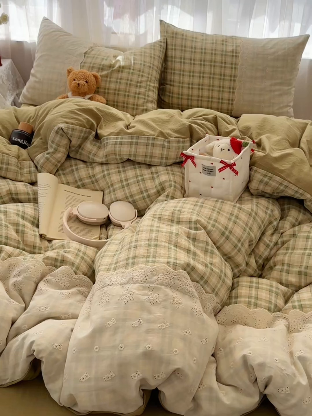 91家纺网 家纺一手货源 找家纺 顾里家纺 2025新款韩系ins复古蕾丝格纹套件四件套 浅草奶盖