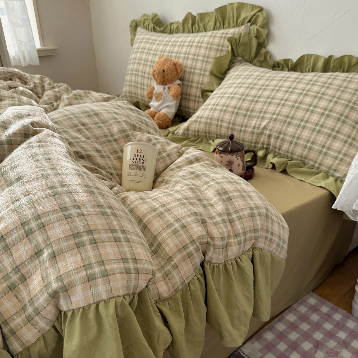 91家纺网 家纺一手货源 找家纺 顾里家纺 2025新款韩系ins复古大花边格纹套件四件套 浅草奶盖