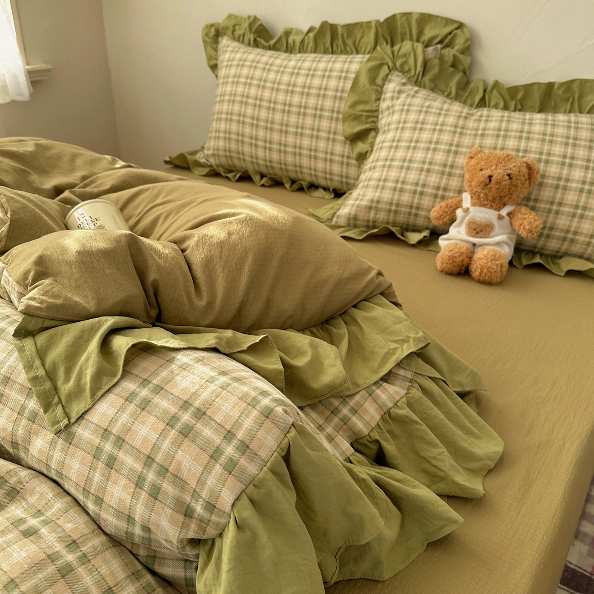 91家纺网 家纺一手货源 找家纺 顾里家纺 2025新款韩系ins复古大花边格纹套件四件套 浅草奶盖